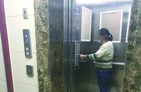 突然停电，一人被困电梯20分钟